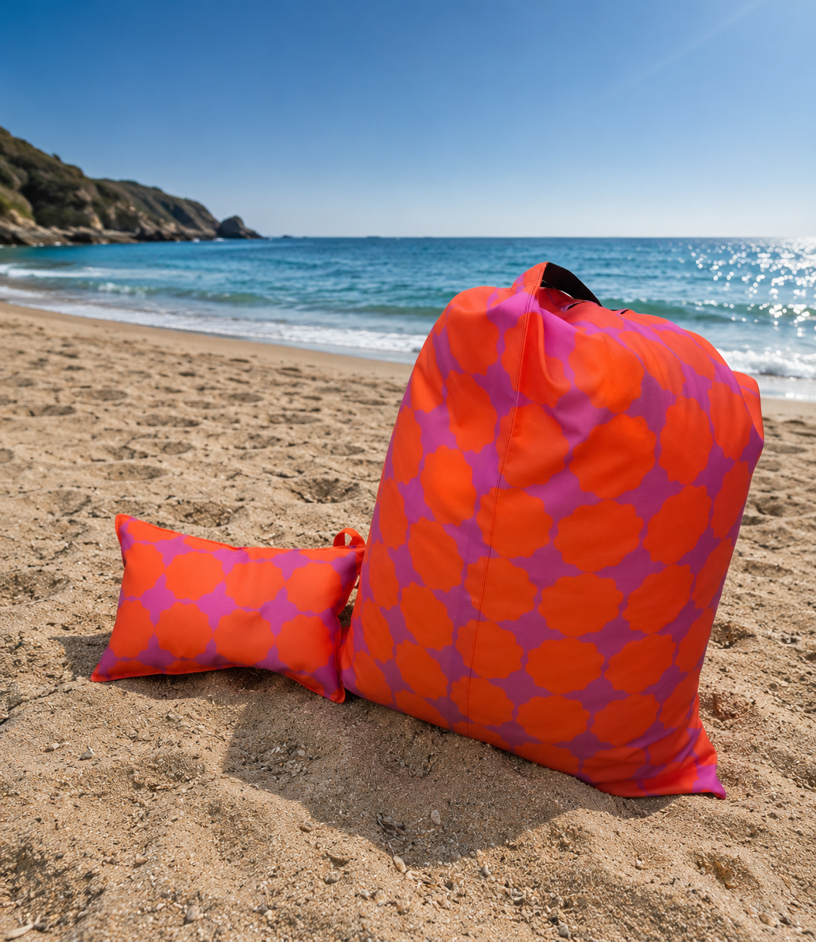 Puff de praia Coral Pop da puffs.pt by Zezinha, feito à mão em Portugal